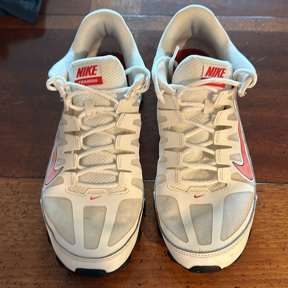 Nike Reax 8 men’s size 13 shoes in good condition